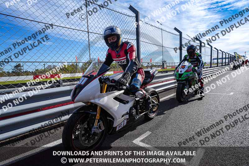 donington no limits trackday;donington park photographs;donington trackday photographs;no limits trackdays;peter wileman photography;trackday digital images;trackday photos